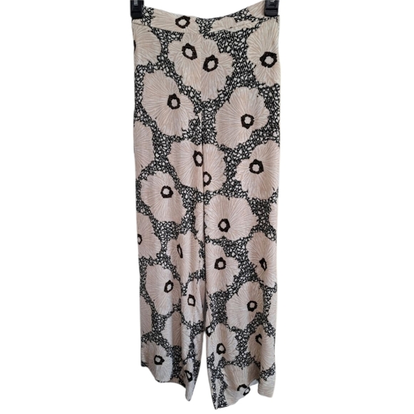 H&M Black and Cream Wide Leg Pants Size 6 - Picture 2 of 6